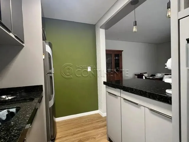 Imagem 7: Apartamento À Venda em Coqueiros - 02 Dormitórios - Sala Espaçosa - Garagem Coberta