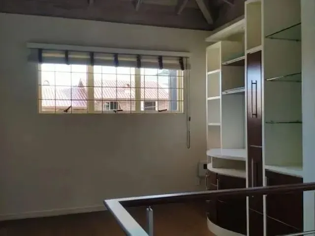 Imagem 4: Casa com 5 Dormitórios, 2 Garagens - Coqueiros