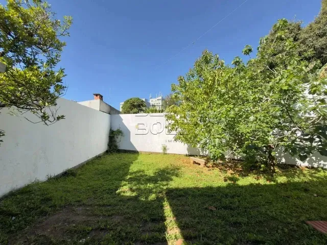 Imagem 3: Casa 3 Dormitórios com Quintal e Edícula no Bairro Itaguaçu