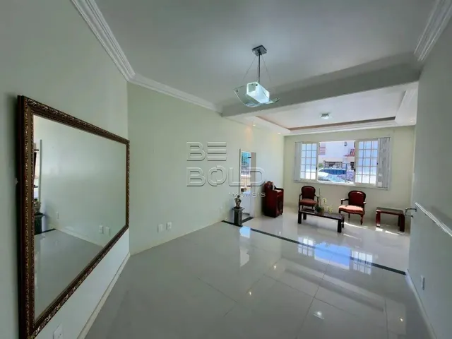 Imagem 13: Casa 3 Dormitórios com Quintal e Edícula no Bairro Itaguaçu