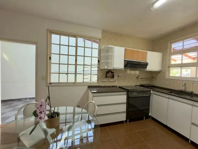 Imagem 16: Casa 3 Dormitórios com Quintal e Edícula no Bairro Itaguaçu