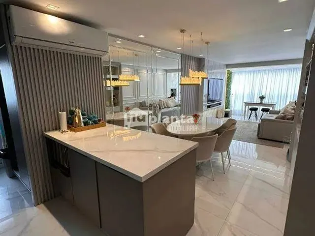 Imagem 1: Apartamento À Venda no Bairro Abraão em Florianópolis-Sc, com 3 Quartos, 2 Suítes, 2