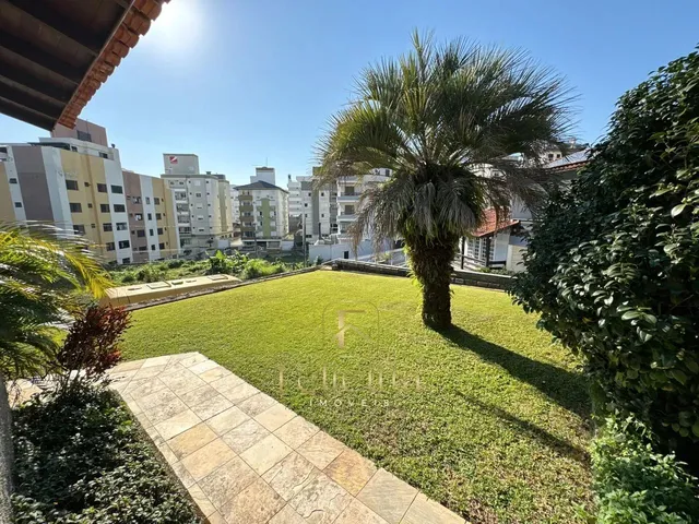 Imagem 7: Casa com 4 Dormitórios (2 Suítes) no Bairro Abraão Florianópolis/Sc