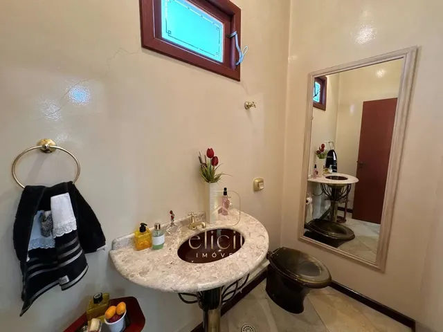 Imagem 12: Casa com 4 Dormitórios (2 Suítes) no Bairro Abraão Florianópolis/Sc
