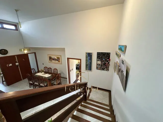 Imagem 2: Casa com 4 Dormitórios (2 Suítes) no Bairro Abraão Florianópolis/Sc
