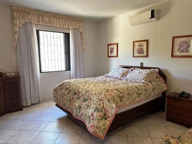 Imagem 13: Casa com 4 Dormitórios (2 Suítes) no Bairro Abraão Florianópolis/Sc