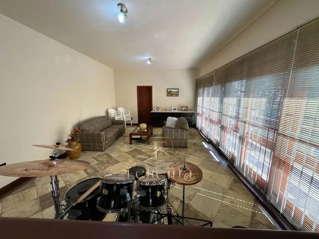 Imagem 16: Casa com 4 Dormitórios (2 Suítes) no Bairro Abraão Florianópolis/Sc