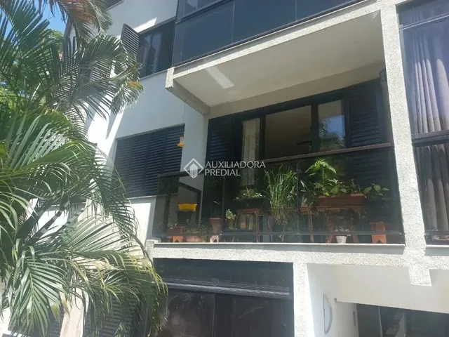 Imagem: Apartamento À Venda em Coqueiros com 3