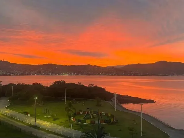 Imagem 1: Marinas Residence - Apartamento na Beira do Mar em Coqueiros Florianópolis