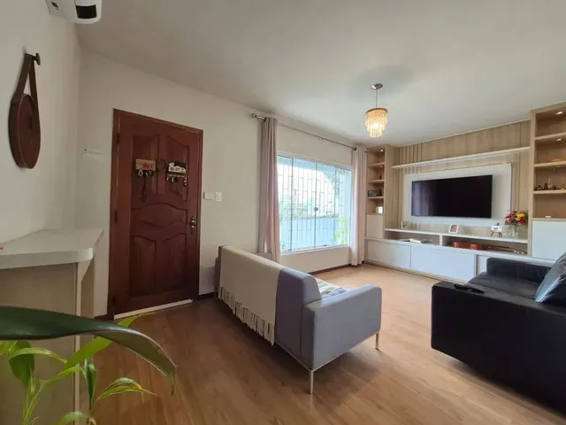 Imagem 15: Ampla Casa com 4 Dormitórios, Sendo 1 Suíte com Hidromassagem em Capoeiras