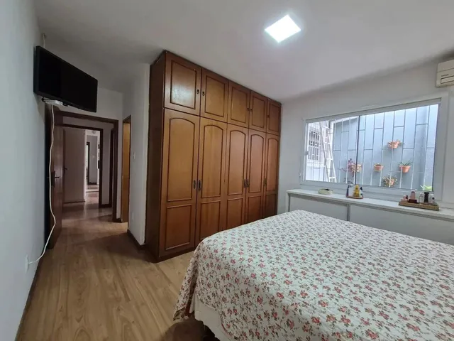 Imagem 10: Ampla Casa com 4 Dormitórios, Sendo 1 Suíte com Hidromassagem em Capoeiras