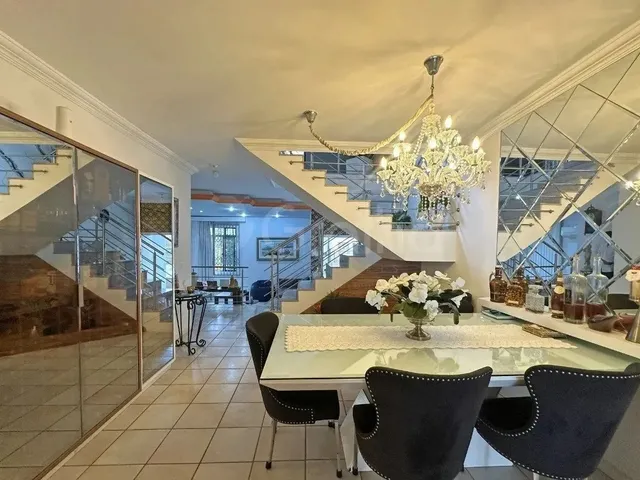 Imagem: Casa de 272M² Privativos com 5 Quartos