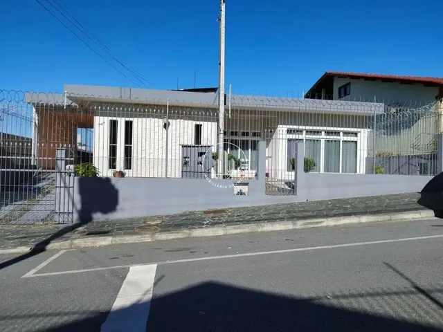 Imagem 1: Casa 4 Quartos com 1 Suíte e 323M² - Jardim Atlântico - Cen
