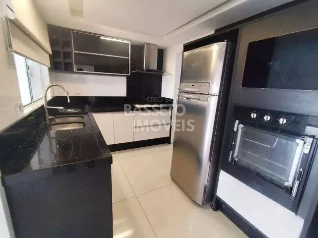 Imagem 13: Casa 4 Dormitorios no Bairro Itaguaçu