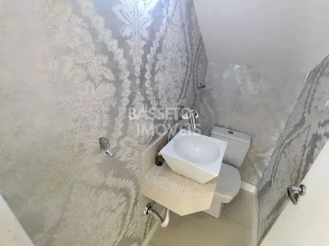 Imagem 2: Casa 4 Dormitorios no Bairro Itaguaçu
