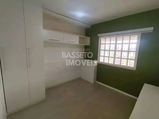 Imagem 7: Casa 4 Dormitorios no Bairro Itaguaçu