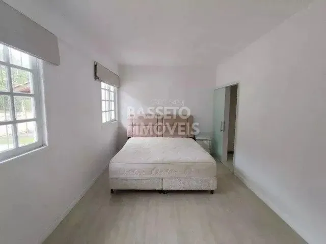 Imagem 12: Casa 4 Dormitorios no Bairro Itaguaçu