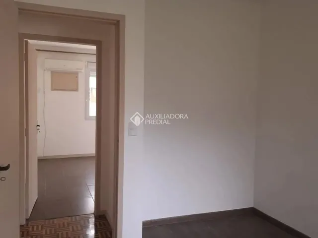 Imagem 15: Excelente Apartamento em Capoeiras -Florianópolis com 3 Dormitórios, 2 Banheiros e 2