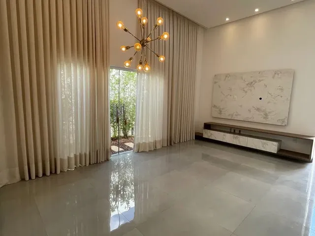 Imagem: A casa em condomínio possui 3 Dormitórios, 3 Suítes, 4