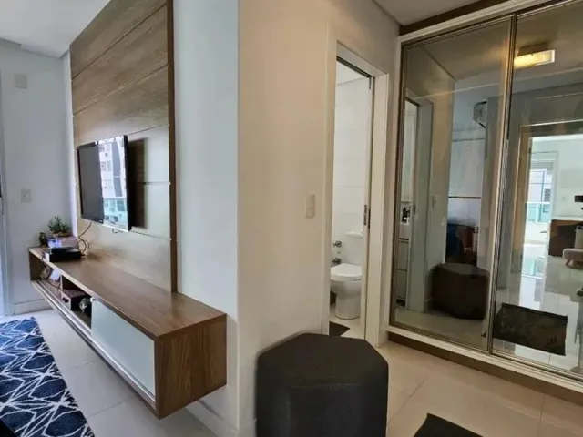 Imagem 2: Apartamento para Venda em Florianópolis, Balneário, 3 Dormitórios, 2 Suítes, 3