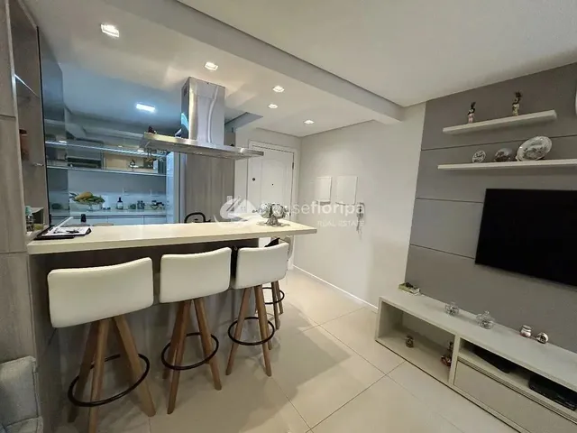 Imagem 2: Apartamento com 3 Dormitórios À Venda, no Balneário do Estreito, Florianópolis, Sc