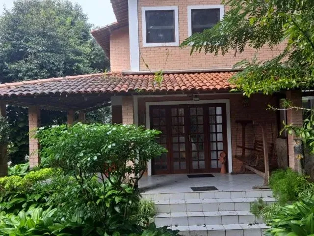 Imagem: A casa possui 4 Dormitórios, 3 Suítes, 4 Banheiros, 5