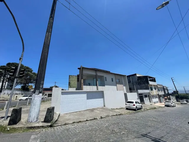 Imagem: A casa possui 3 Dormitórios, 3 Suítes, 4 Banheiros, 4
