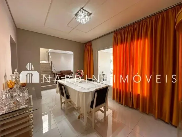 Imagem 2: Casa em Condominio À Venda, 5 Quartos, 3 Suítes, 2 Vagas, Cond. Sol Nascente
