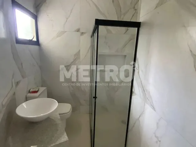 Imagem 2: Venda, Casa com 247M2, São 2 Pavimentos, 3 4 Sendo Um Deles Uma Suíte Master, S