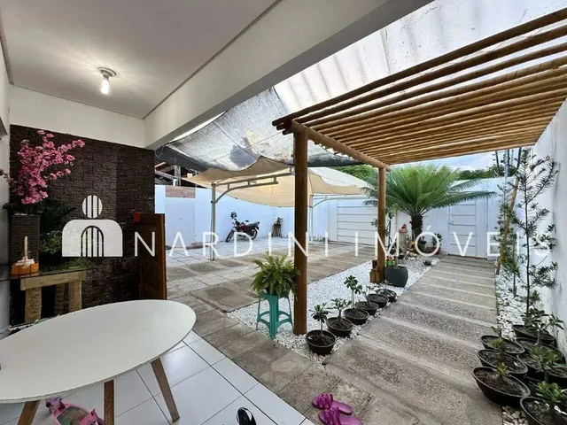 Imagem: Casa À Venda, 3 Quartos, 1 Suíte, 2 Vagas