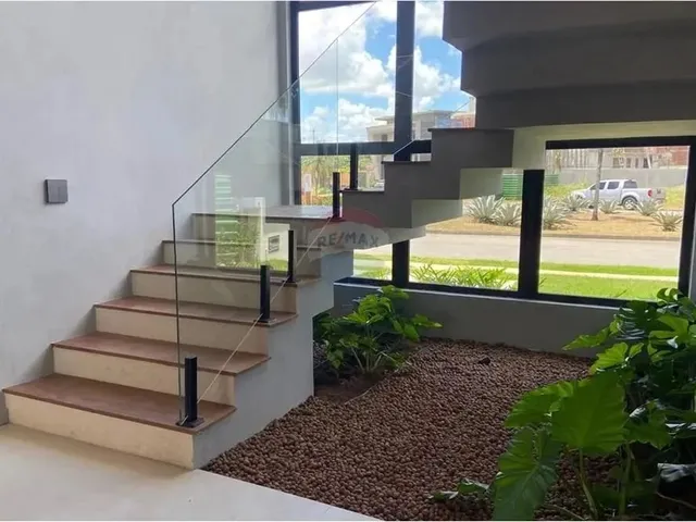 Imagem: A casa em condomínio possui 4 Dormitórios, 5 Banheiros, 3