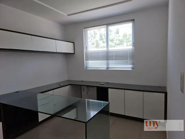 Imagem 16: Casa com 5 Suítes e Piscina no Bairro de Intermares