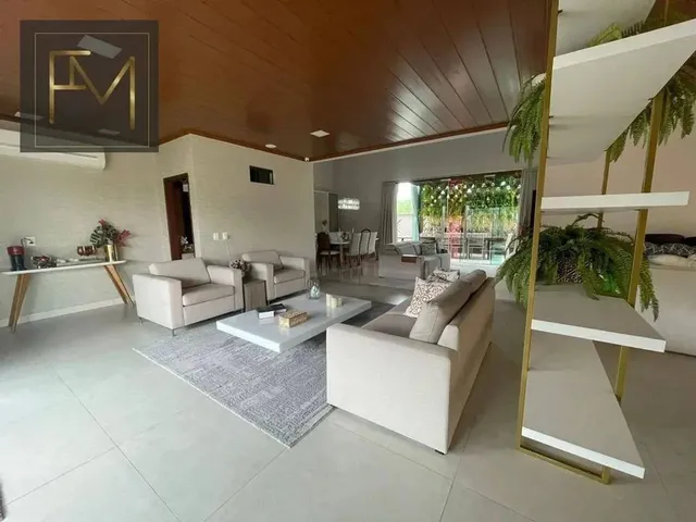Imagem: Casa com 4 Dormitórios À Venda, 256 M²