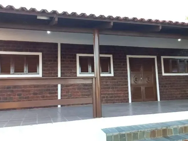 Imagem 4: Valor de Super Oportunidade para Venda! Excelente Casa À Beira Mar Localizada em Praia De