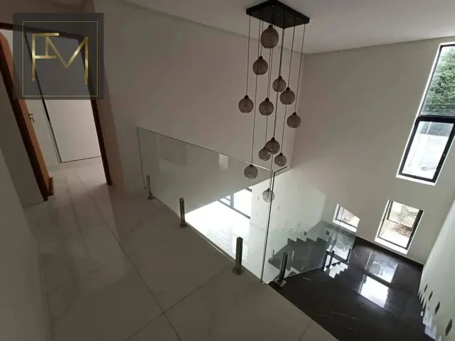 Imagem: Casa com 4 Dormitórios À Venda, 244 M²