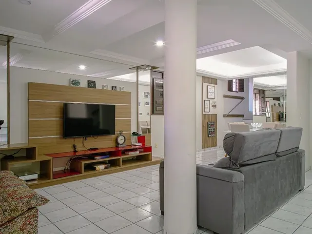 Imagem 15: Vende - Casa com 321M² em Condomínio Fechado, 5 Quartos/4Suítes, Prox Ao Shopping