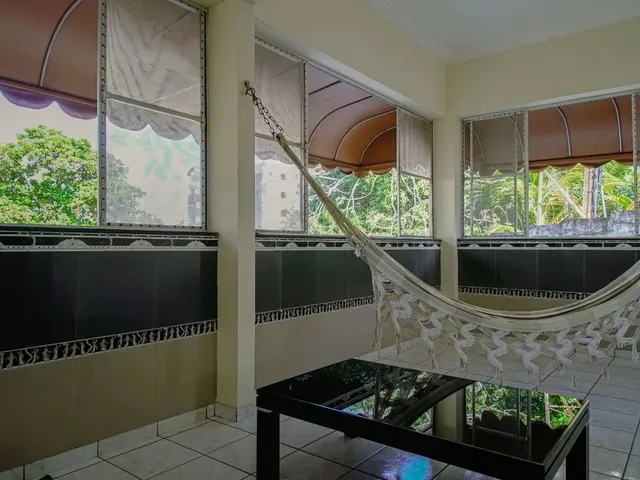 Imagem 3: Vende - Casa com 321M² em Condomínio Fechado, 5 Quartos/4Suítes, Prox Ao Shopping