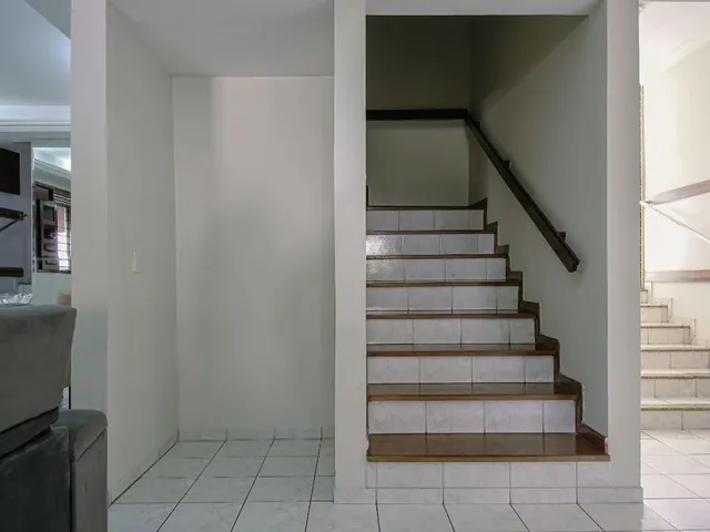 Imagem 16: Vende - Casa com 321M² em Condomínio Fechado, 5 Quartos/4Suítes, Prox Ao Shopping