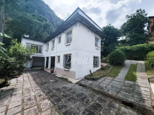 Imagem: Casa com 4 Dormitórios À Venda, 230 M²