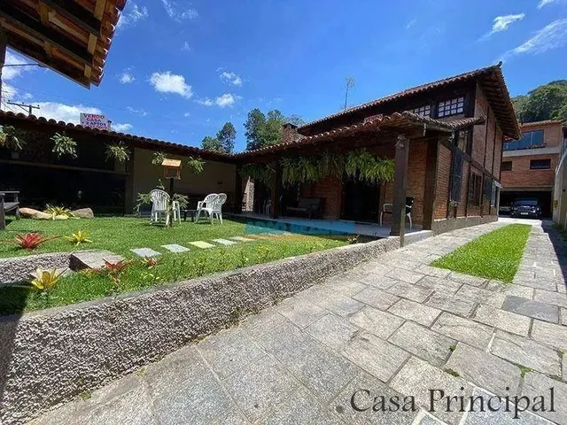 Imagem: Casa com 5 Dormitórios À Venda, 283 M²