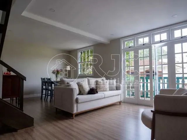 Imagem 1: Duplex para Venda com 105 Metros Quadrados com 3 Quartos em Várzea - Teresópolis - Rj