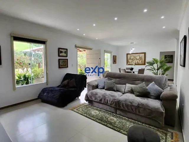 Imagem: Casa À Venda em Teresópolis - 3 Quartos