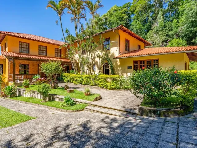 Imagem: Casa com 9 Quartos no Parque do Imbuí