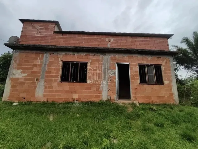 Imagem: Casa Inacabada de 2 Suítes, com Potencial