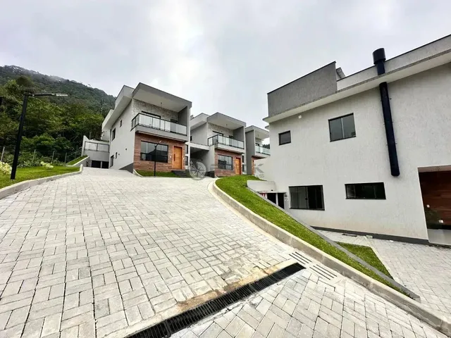 Imagem: Casa À Venda em Condomínio com 3 Quartos