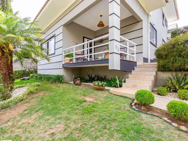 Imagem: Casa com 4 Quartos na Cascata do Imbuí