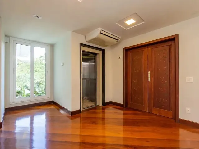 Imagem 9: Casa com 5 Quartos em Condomínio no Comary, Teresópolis