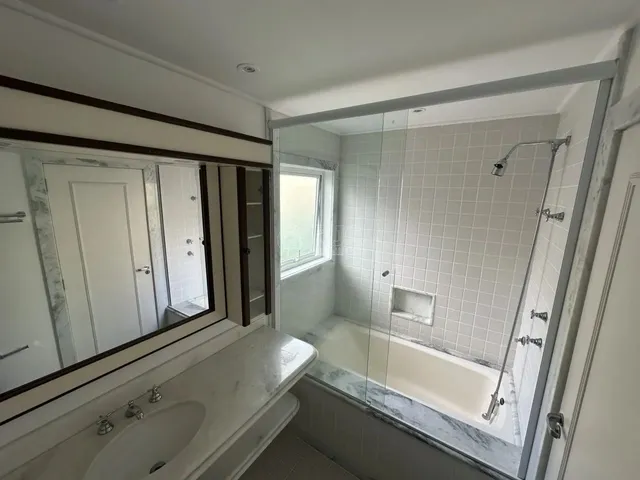 Imagem 11: Imóvel para Venda Tem 537 Metros Quadrados com 4 Quartos em Várzea - Teresópolis - Rj