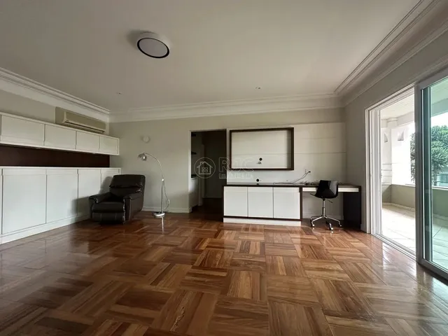 Imagem 14: Imóvel para Venda Tem 537 Metros Quadrados com 4 Quartos em Várzea - Teresópolis - Rj