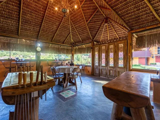 Imagem 15: Casa com 4 Quartos em Condomínio no Comary, Teresópolis